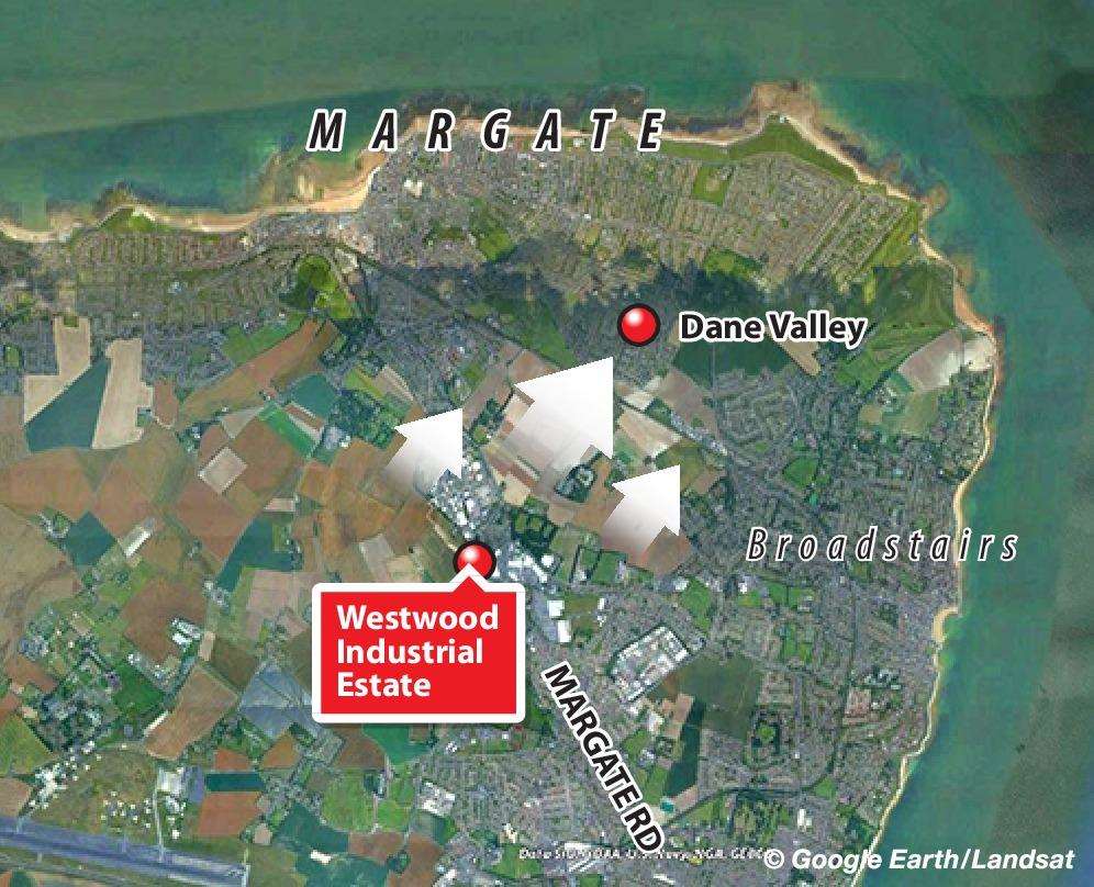Smoke is blowing from the fire in Westwood to the Dane Valley area of Margate (4225351)