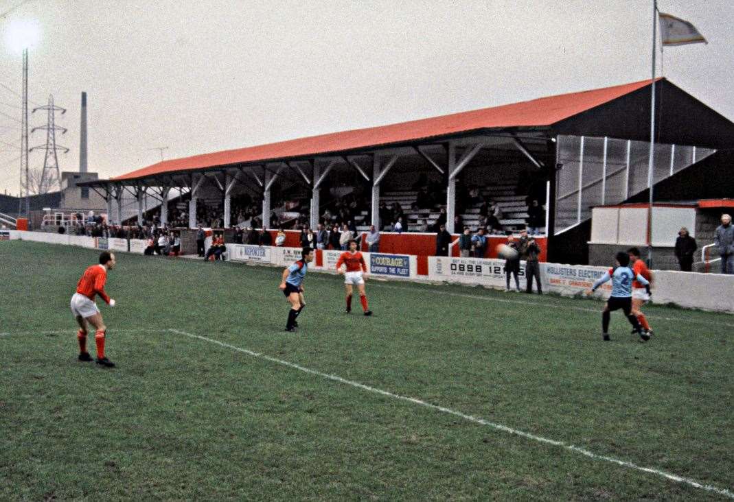 Gravesend & Northfleet in action at Stonebridge Road in 1989. Picture: Mike Floate's Football Grounds in Kent: A Visual History