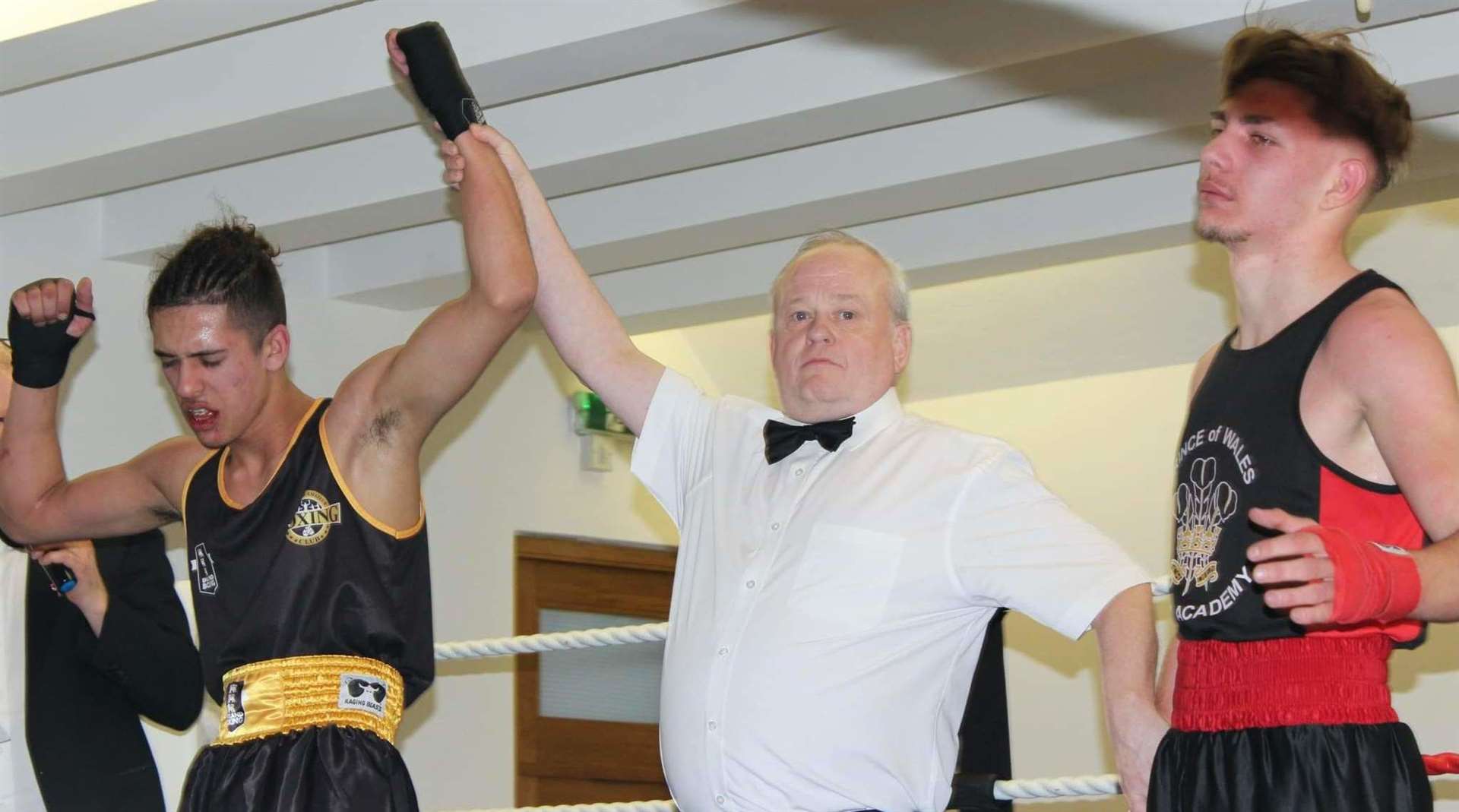 Sandwich ABC's Jules Dharni, left, beat Prince of Wales Boxing Academy's Cosmin Dobrescu in what was the show's fight