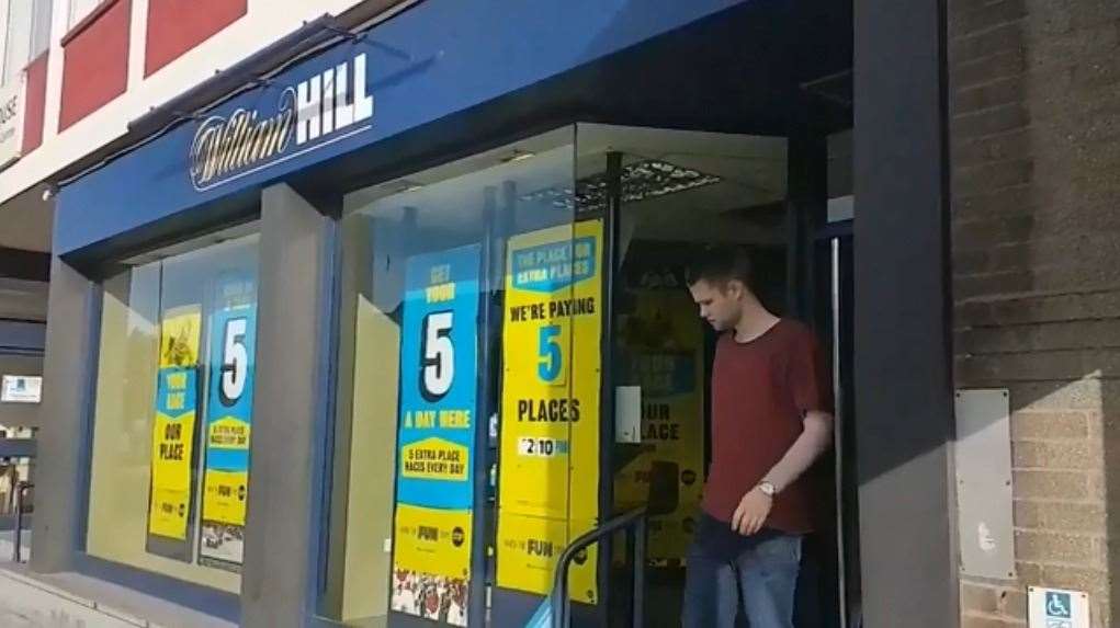 William Hill is to close 700 of its outlets