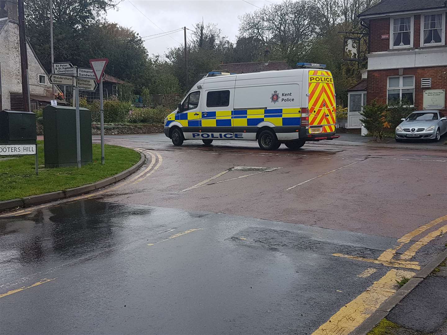 One of a number of police vehicles spotted in Eythorne