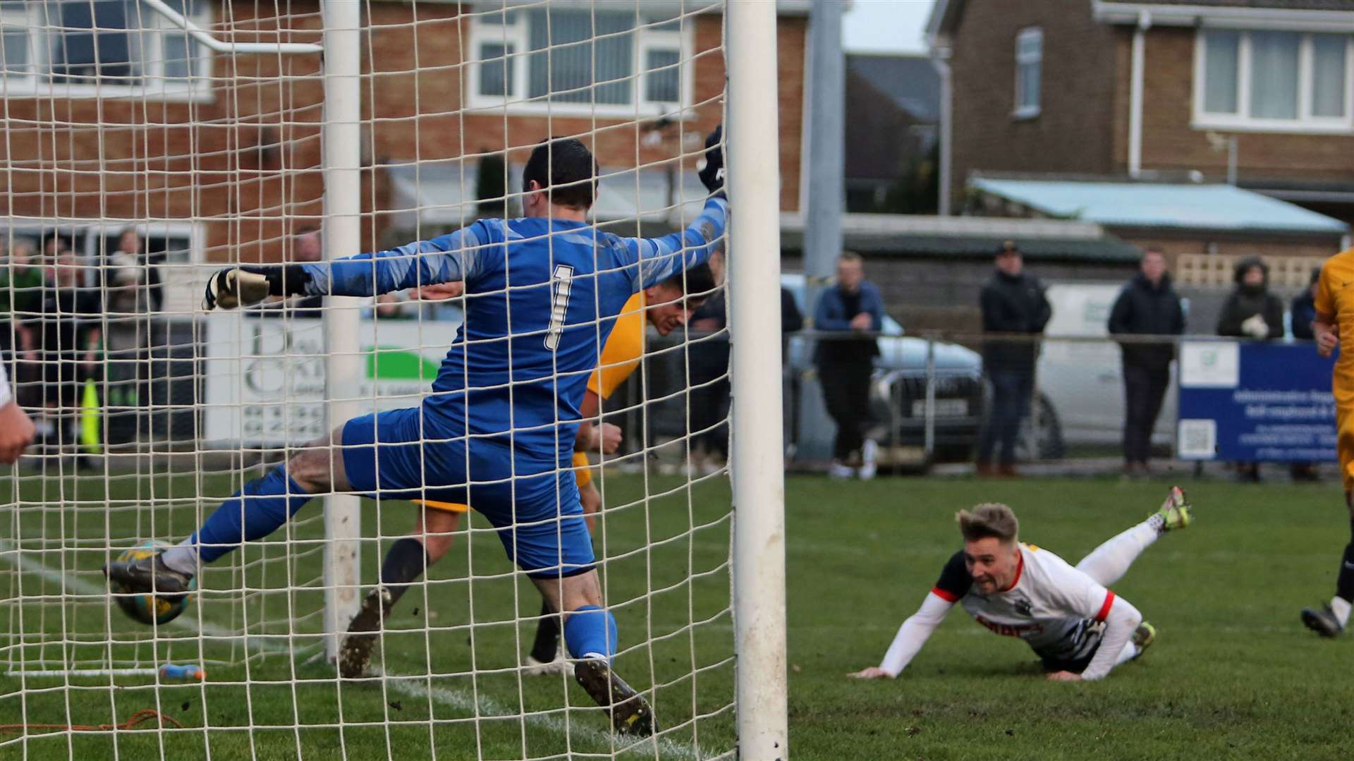 Tom Chapman heads home Deal's second on 41 minutes. Picture: Paul Willmott