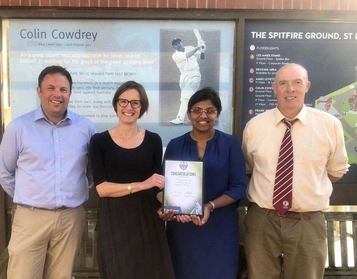 Vice chairman Glen Warner, junior committee members Tamsin Seymour, Asheema Singal and Gary Marshal, director of cricket at Cowdrey collecting the ECB Inspire To Play Award