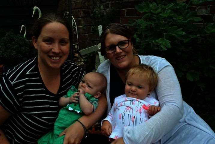 L-R Angela Bubb 32, her son Heath, one with Chelsea Hathaway-Barrett and her daughter Maddie, two. (1135040)