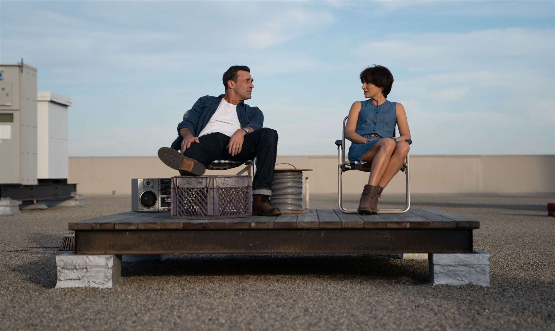 Lucy In The Sky. Pictured: Jon Hamm as Mark Goodwin and Natalie Portman as Lucy Cola Picture:: PA Photo/Twentieth Century Fox Film Corporation/Hilary B Gayle/SMPSP. All Rights Reserved