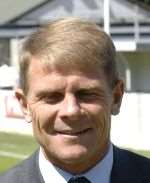 Dover manager Andy Hessenthaler will come up against some familiar faces on Saturday