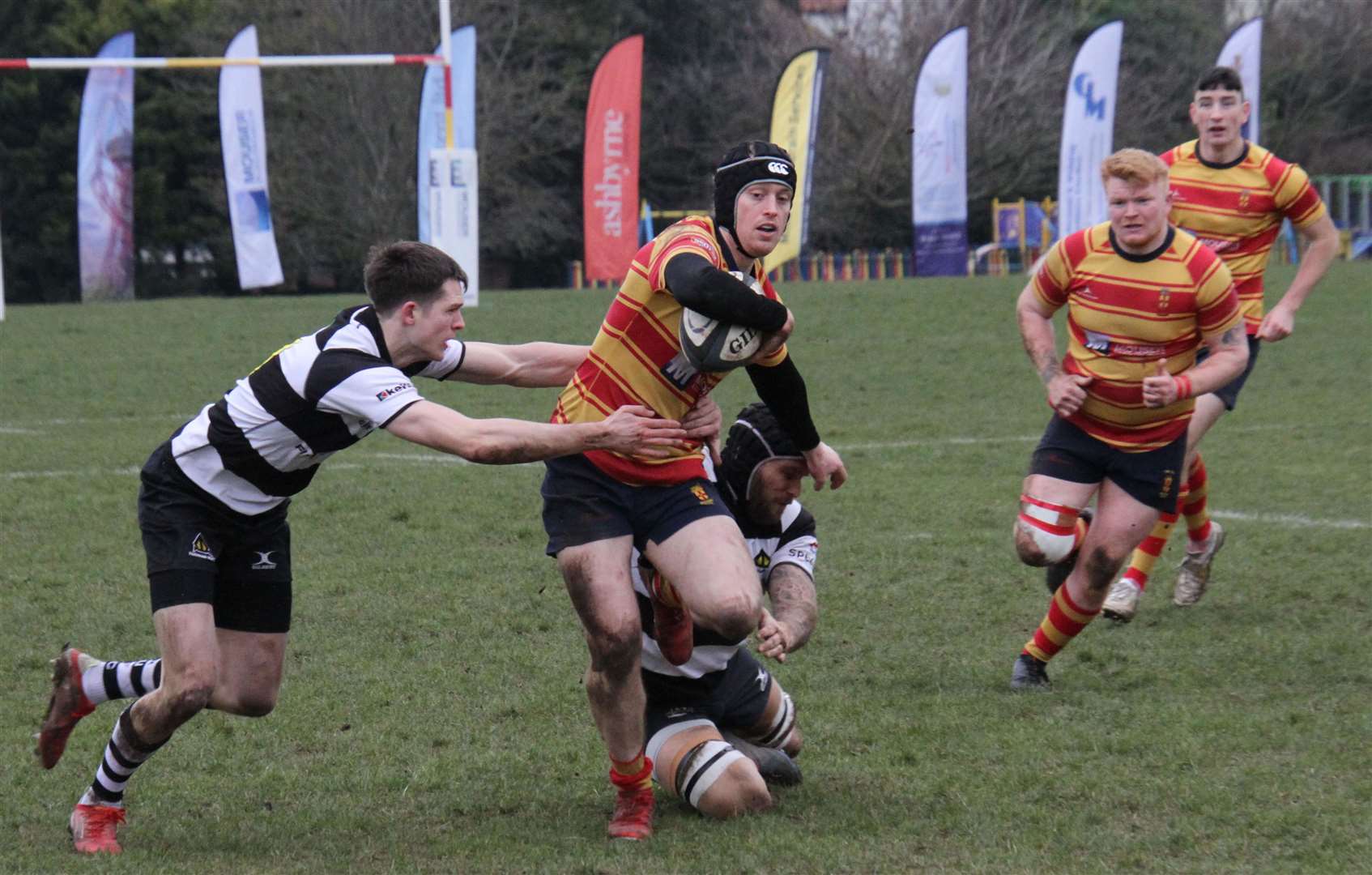 Medway try to escape Farnham's clutches. Picture: Paul Wardzynski