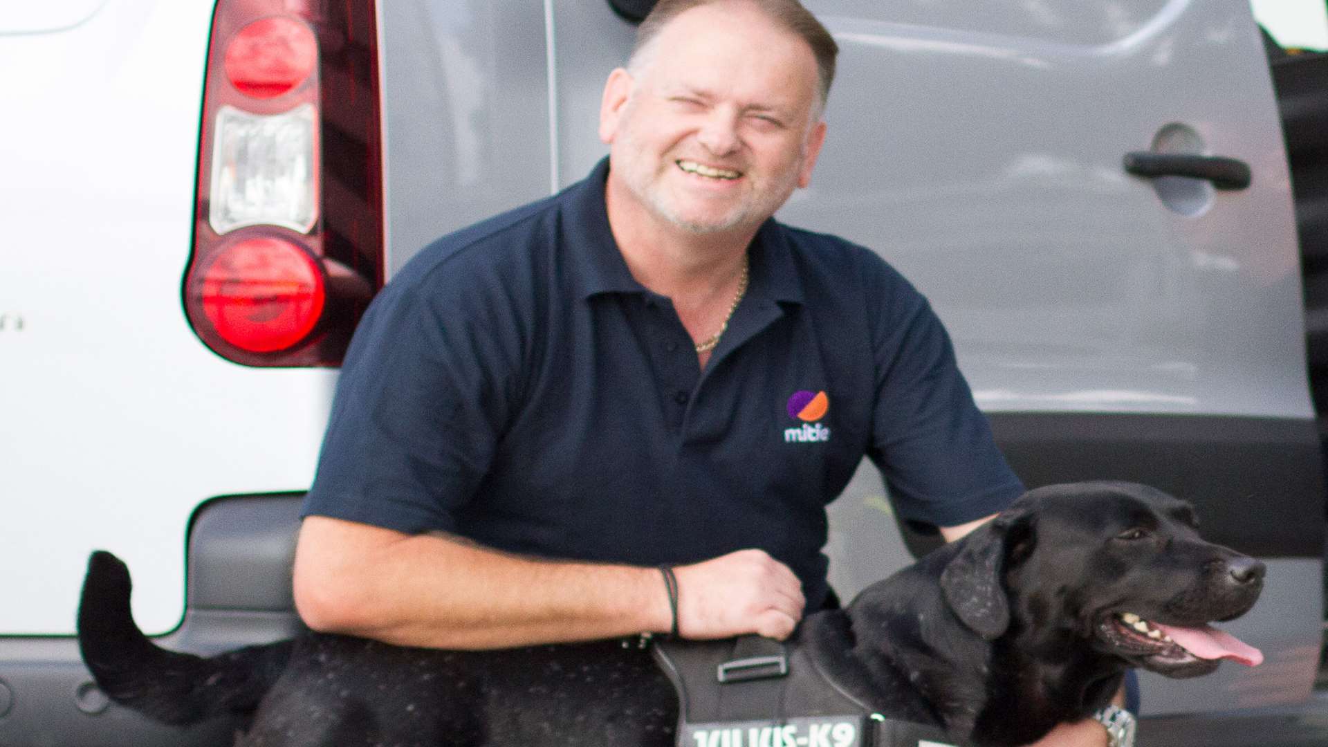 Chris Wickenden with his bed bug sniffer dog