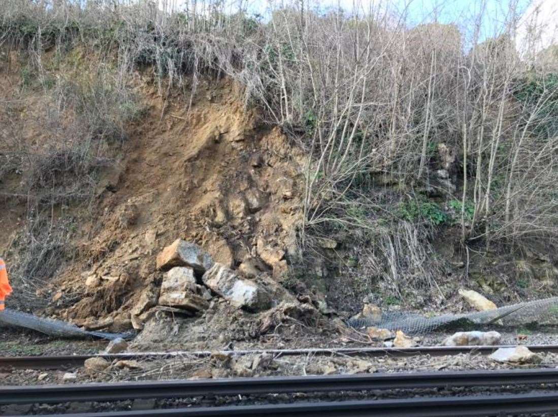Rockfall between Bearsted and Maidstone East causing travel disruption (30940073)
