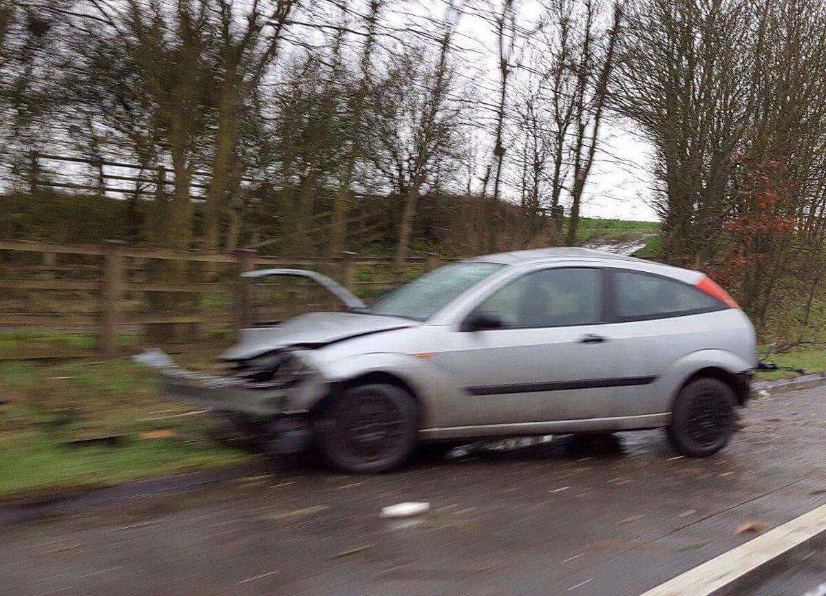 Damaged car on the M20 London-bound (1355313)