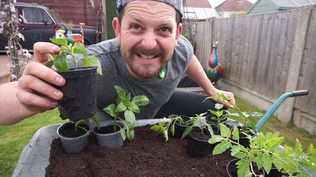 Lee Connelly - aka the Skinny Jean Gardener - is a regular guest on CBBC's Blue Peter and you can catch him at The Hop Farm on Thursday, October 17!