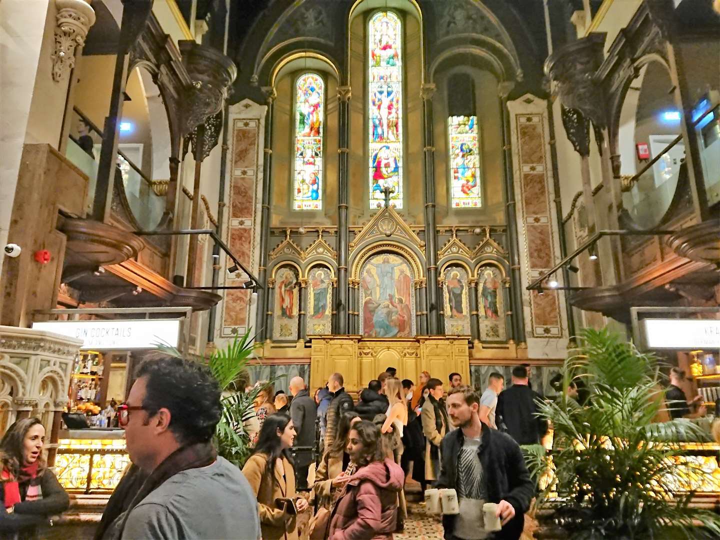 It was busy inside the former church which has been turned into Mercato Mayfair