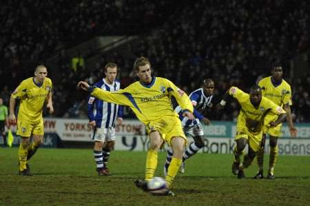 Gary Mulligan puts Gills ahead from the penalty spot