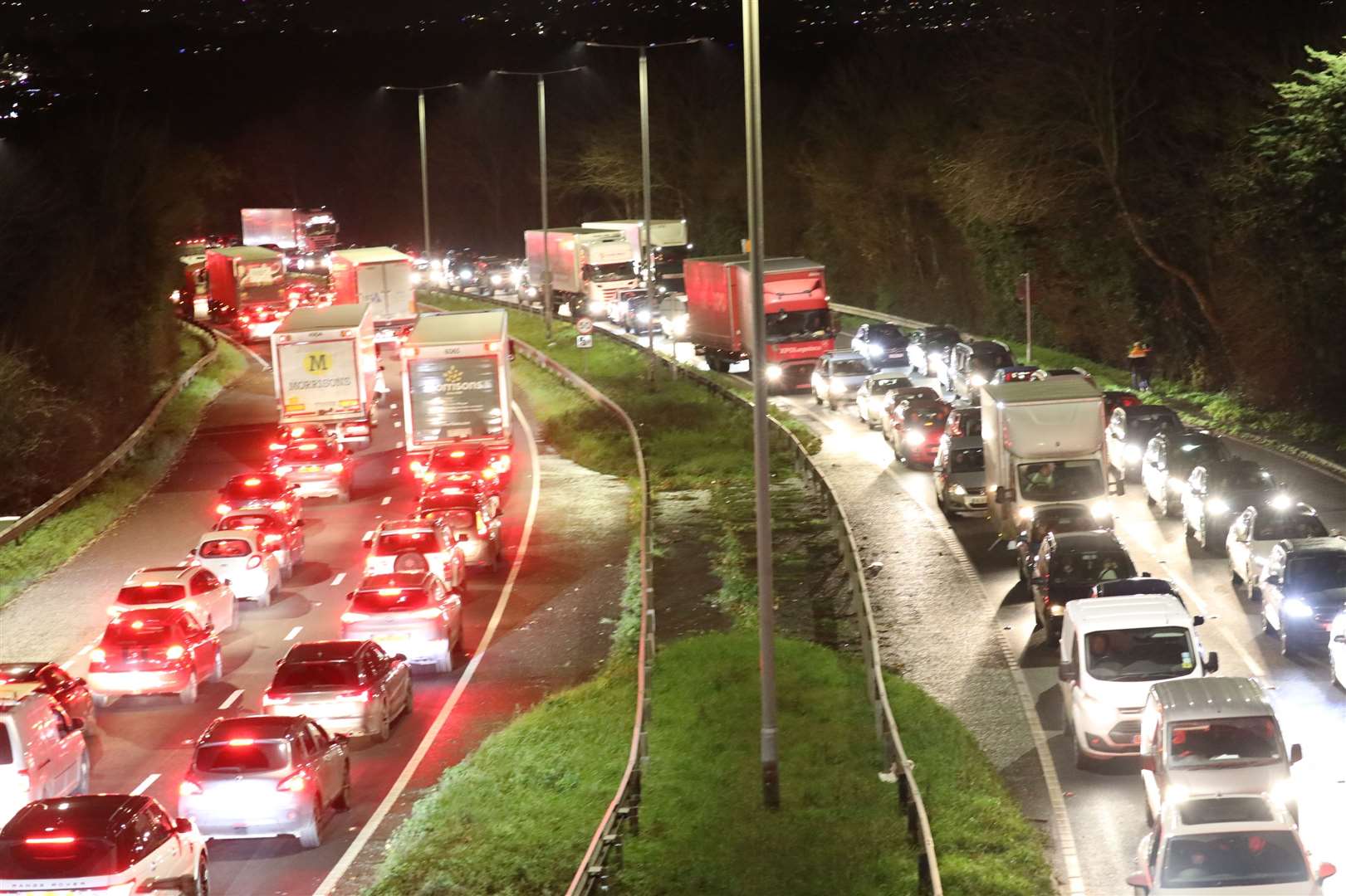 Infuriated drivers stuck along Detling Hill tonight. Picture: UK News in Pictures