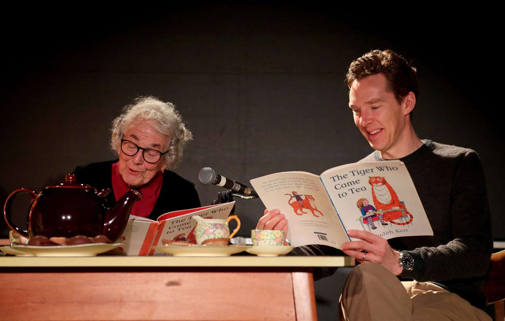 Judith Kerr with Benedict Cumberbatch at a reading of The Tiger Who Came To Tea
