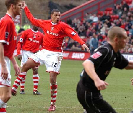Jay Bothroyd thunders home a free kick to give the Addicks a two goal lead. Picture by Matthew Walker