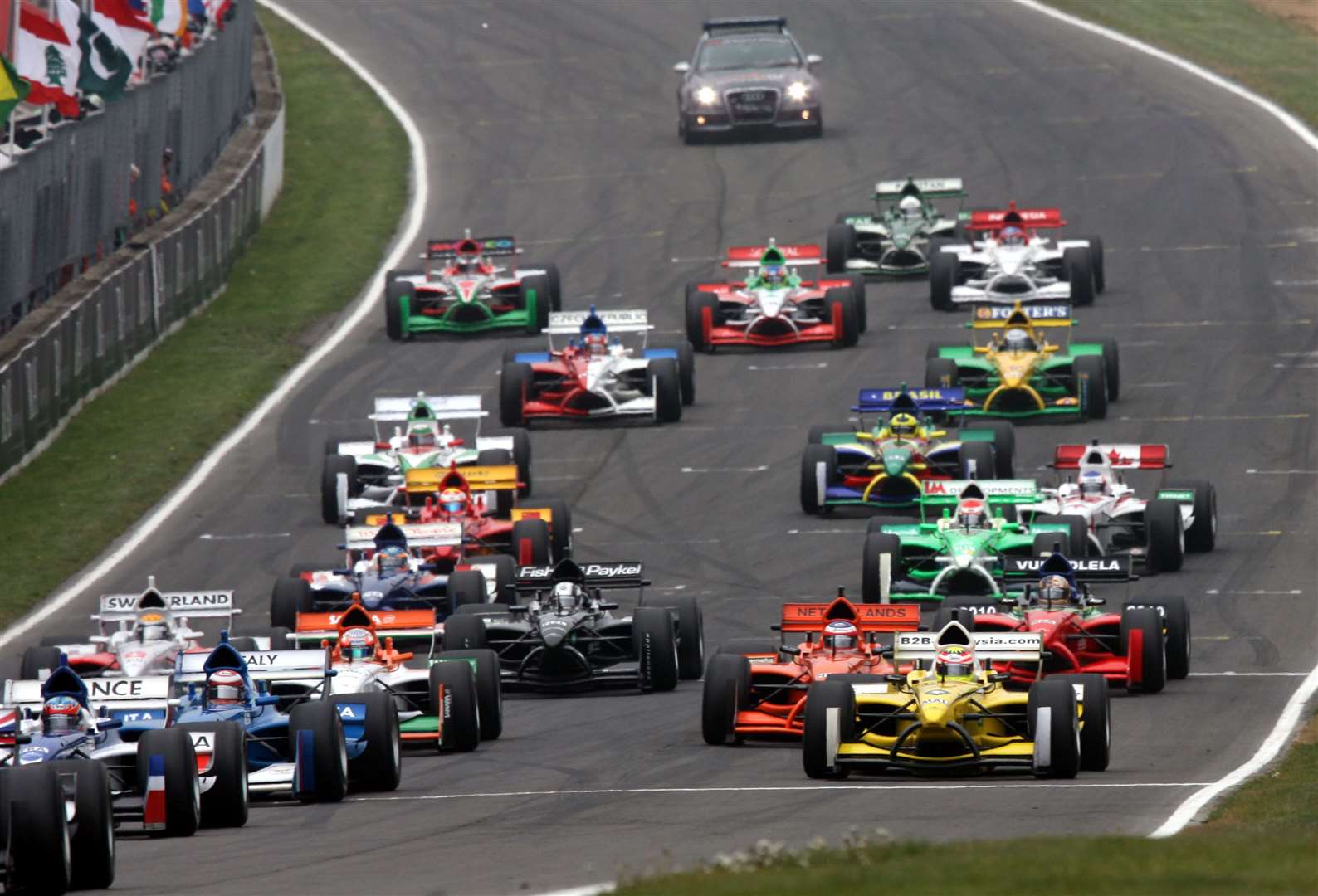 The start of the sprint race in April 2007; like Formula E, most of the events were held during the F1 off-season