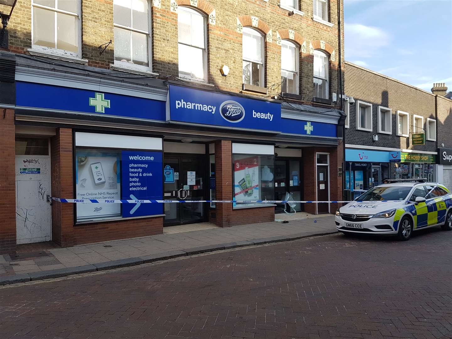 Police outside Boots in Faversham (10956745)