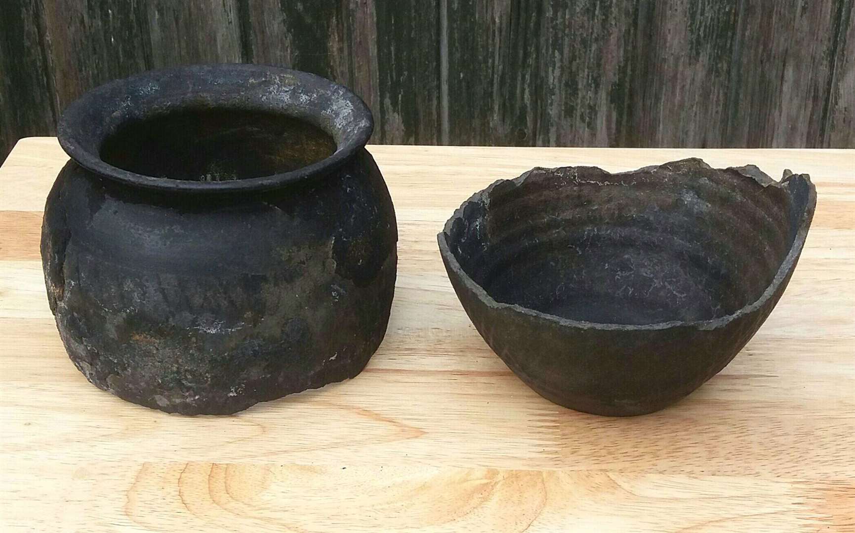 The two halves of the Roman pot (4966510)