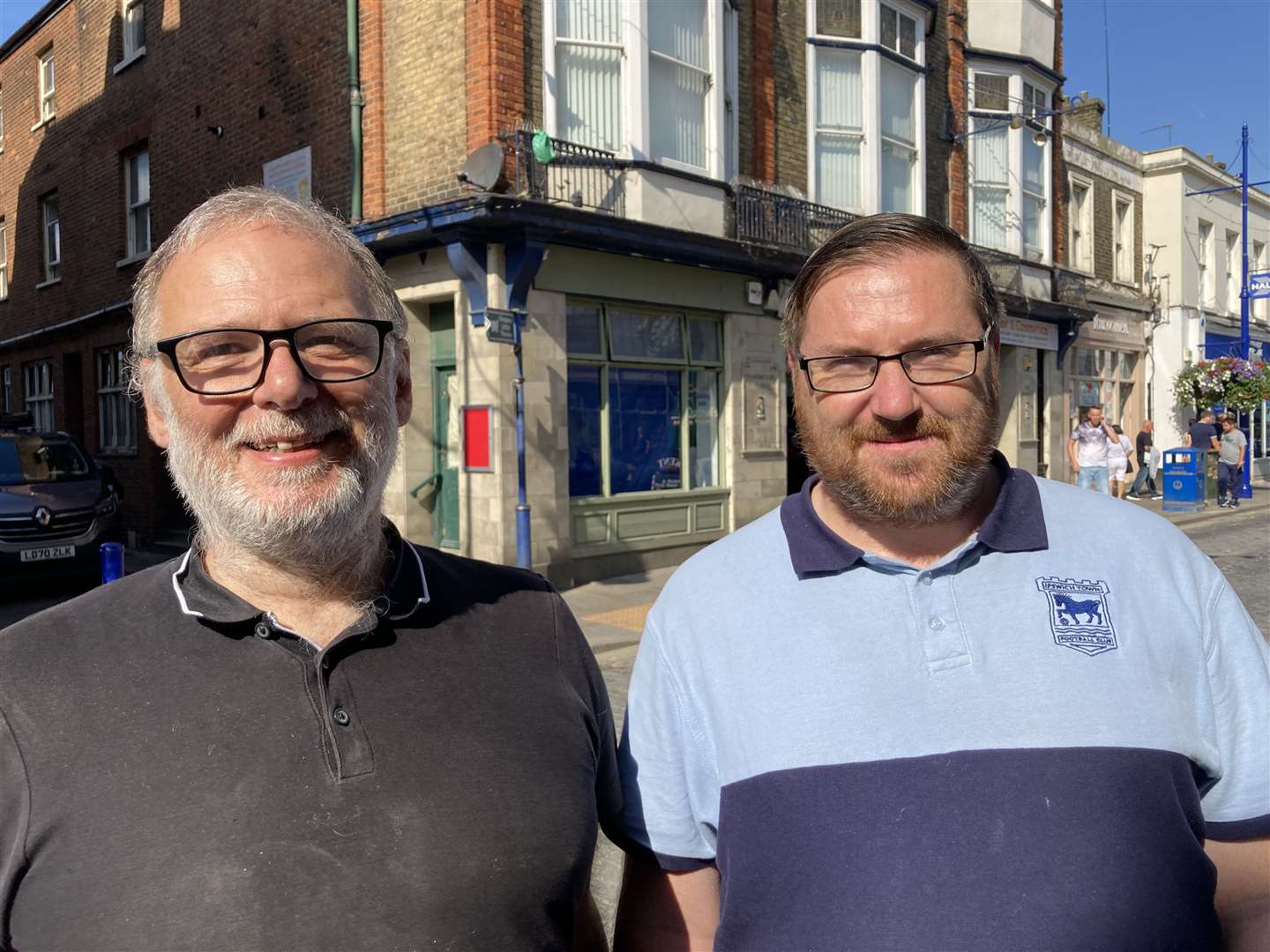 John Durtnall and Cllr Lee McCall launched Durtnall's Restaurant together in Sheerness. John has since left and the restaurant is now named Carlyle's after Lee McCall's grandfather (62028585)