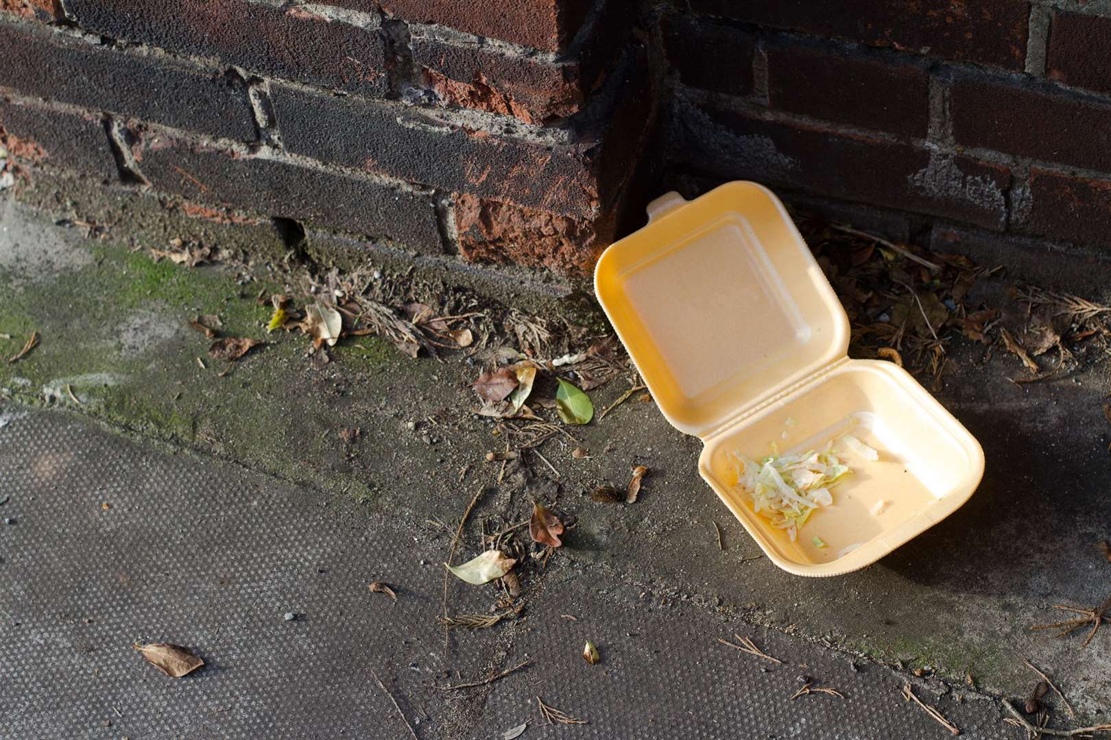 Rubbish from takeaways is often a common sight on UK high streets
