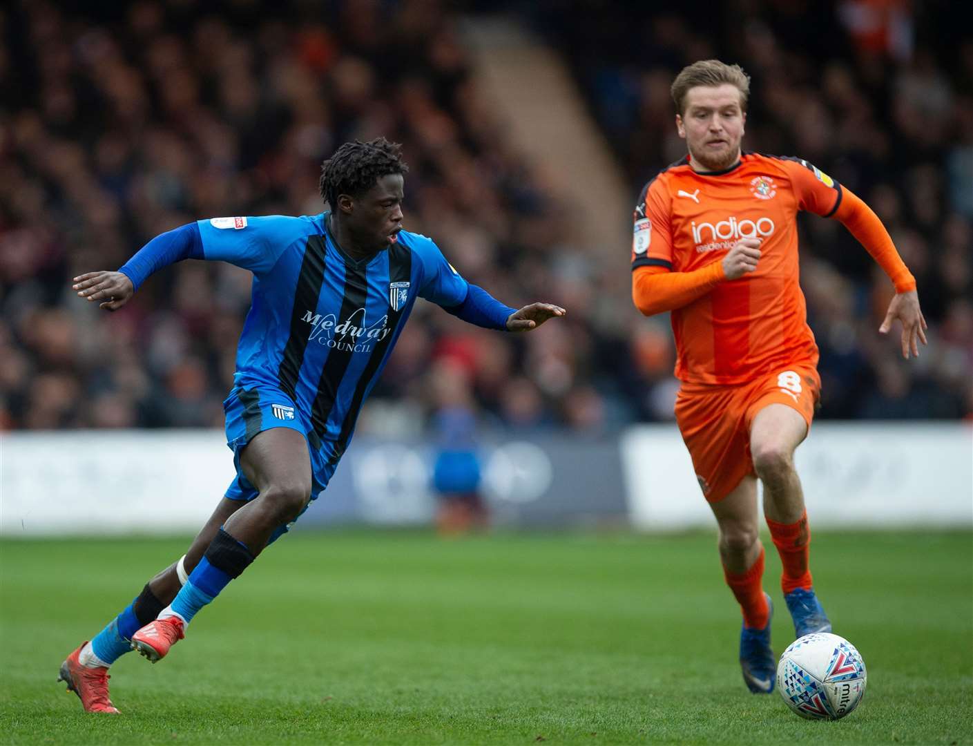 Leo Da Silva Lopes gets to the ball before Luton's Luke Berry Picture: Ady Kerry
