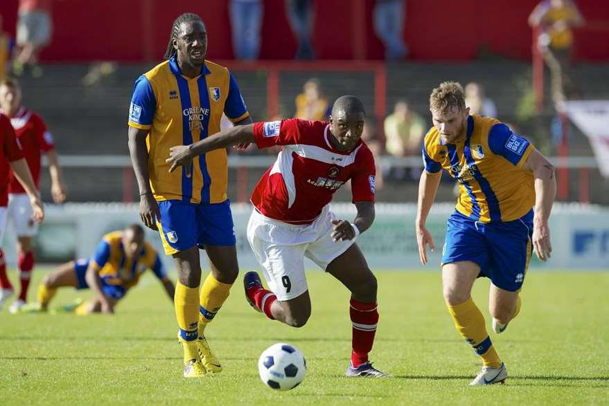 Nathan Elder on the charge for Ebbsfleet against Mansfield