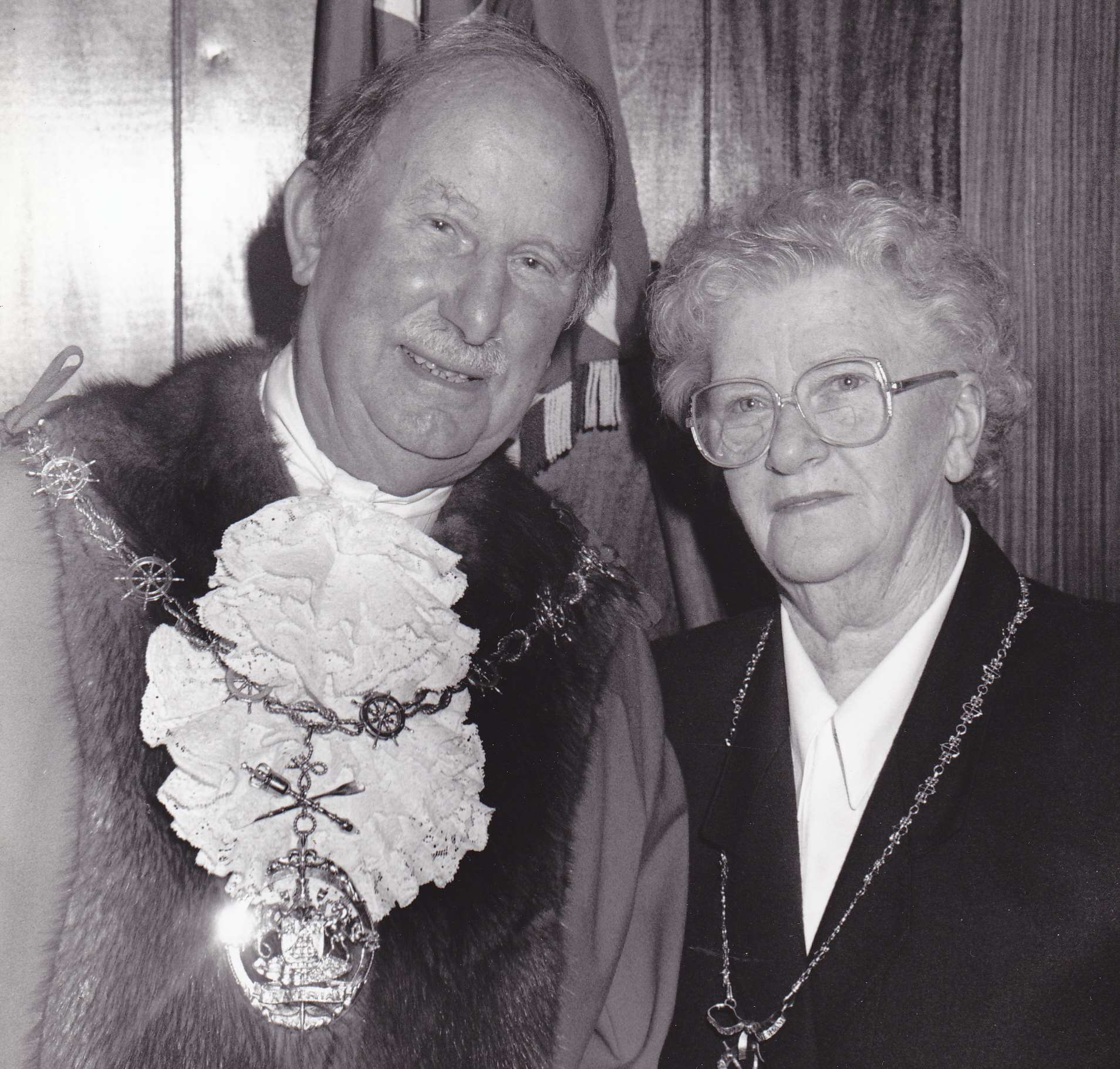 Walter and Vera Cook as mayor and mayoress