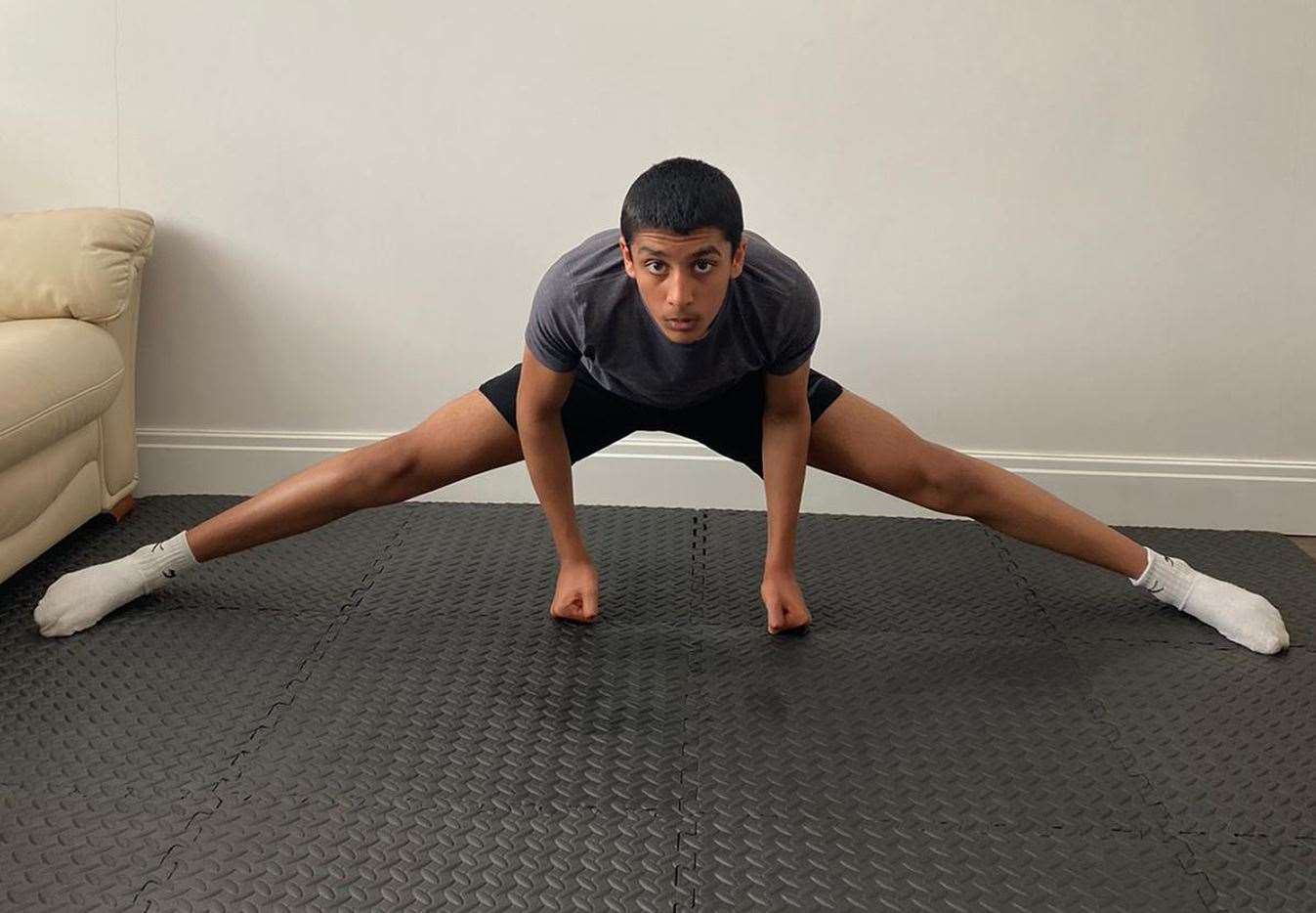 Combat sports athlete Jeevan Singh Shokar, 13, delivering one of his workout lessons (34685348)