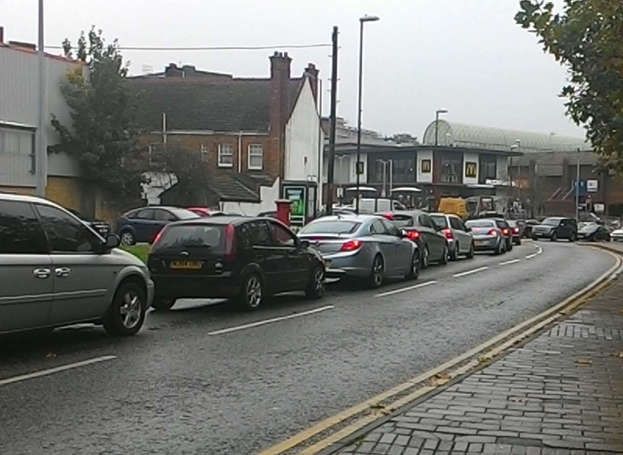Traffic in Barker Road