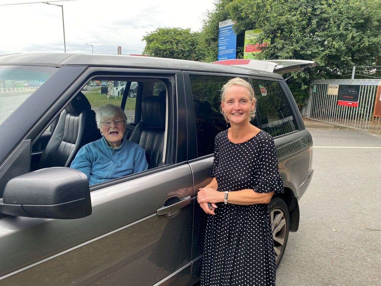 Nan Miller got a lift from good Samaritan Nadine Fleming for the final stretch to the tip in Vauxhall Road, Canterbury