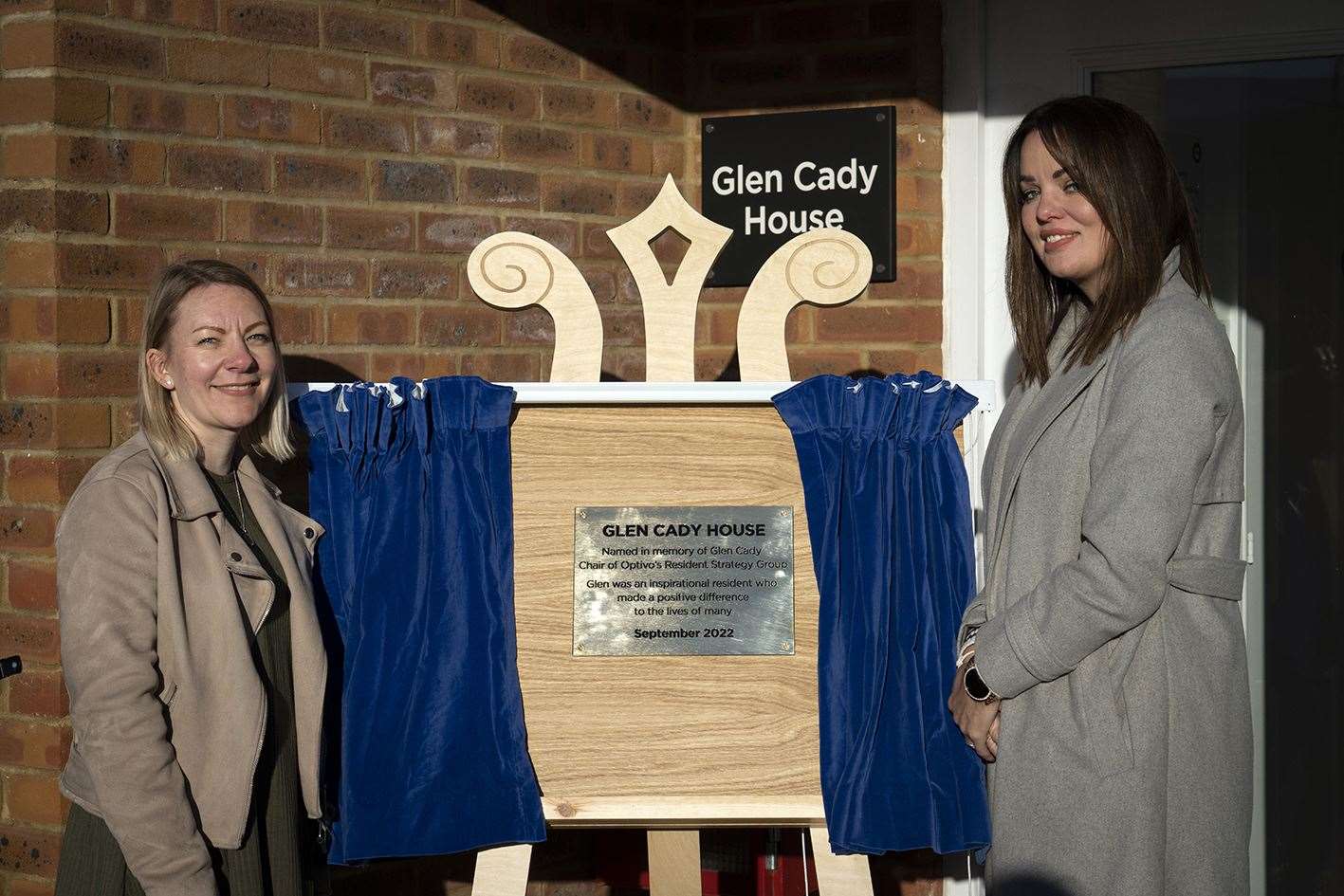 Glen Cady's daughters Charlotte Jackson and Emma Tamburro unveiled the plaque in memory of their father. Picture: DFphotography
