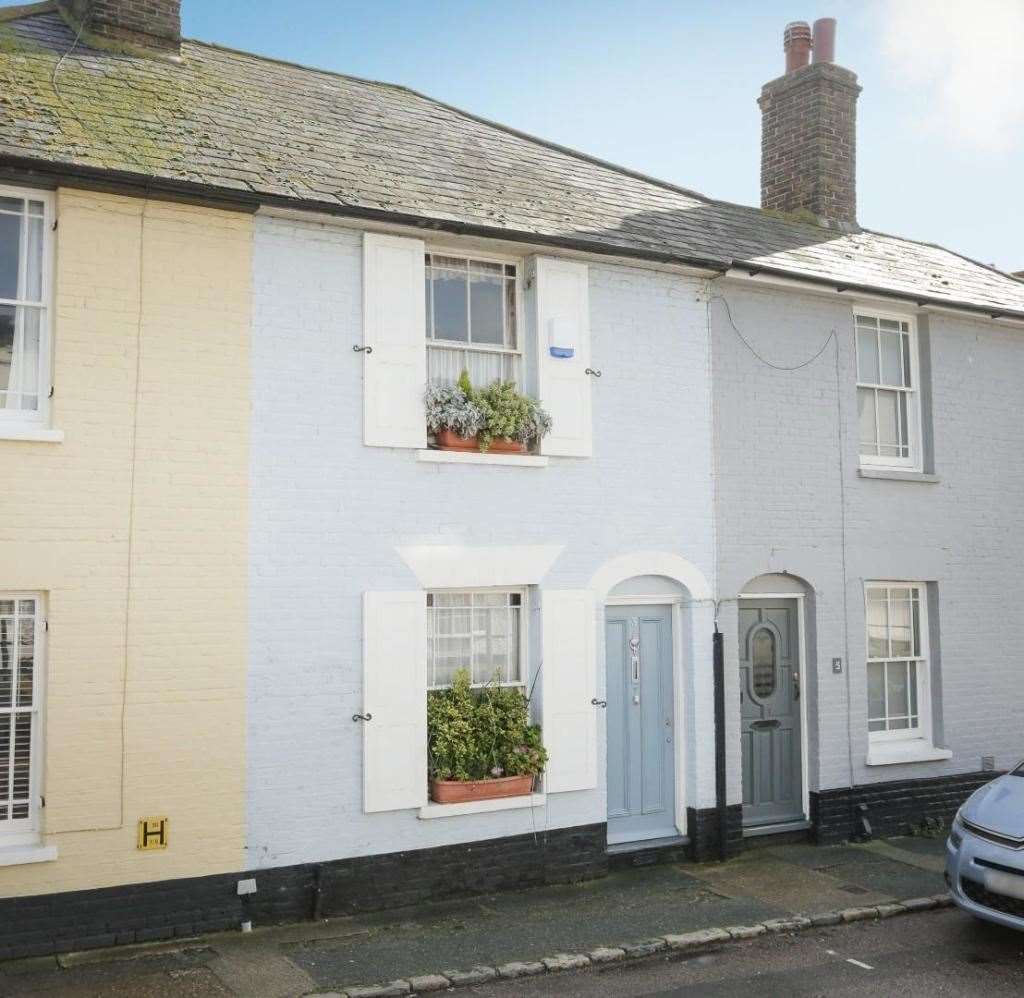 Yours for £675,000. Pictures: Zoopla / Miles & Barr