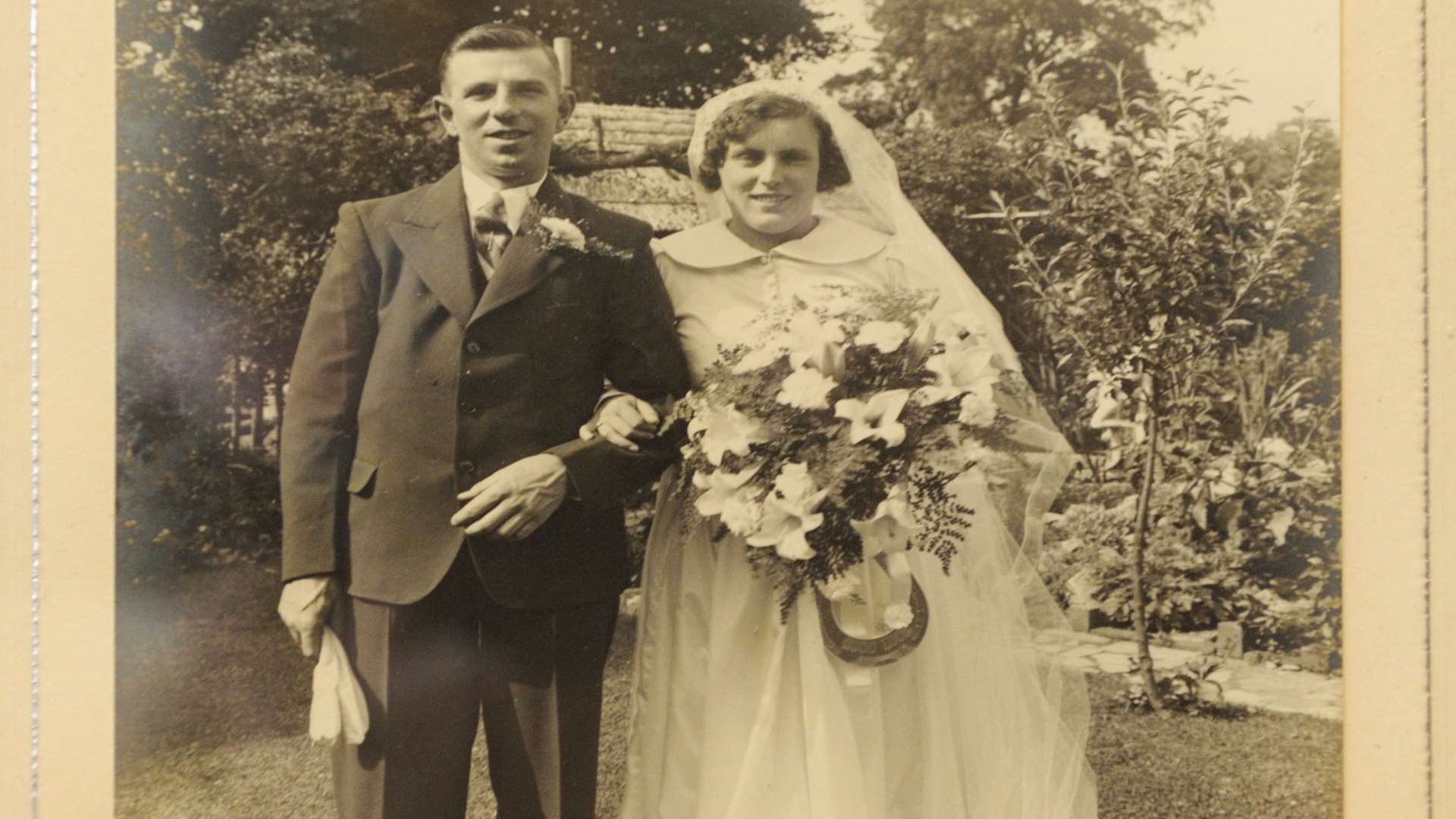 Dorothy Chantler turns 100. Pic of her wedding day, 5th August 1939.