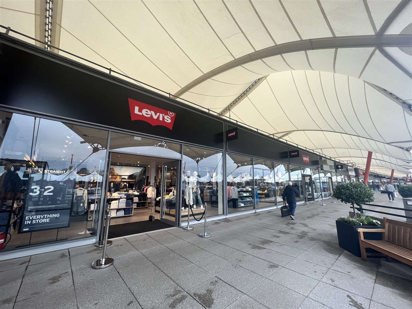 Levi's store at Ashford Designer Outlet expands