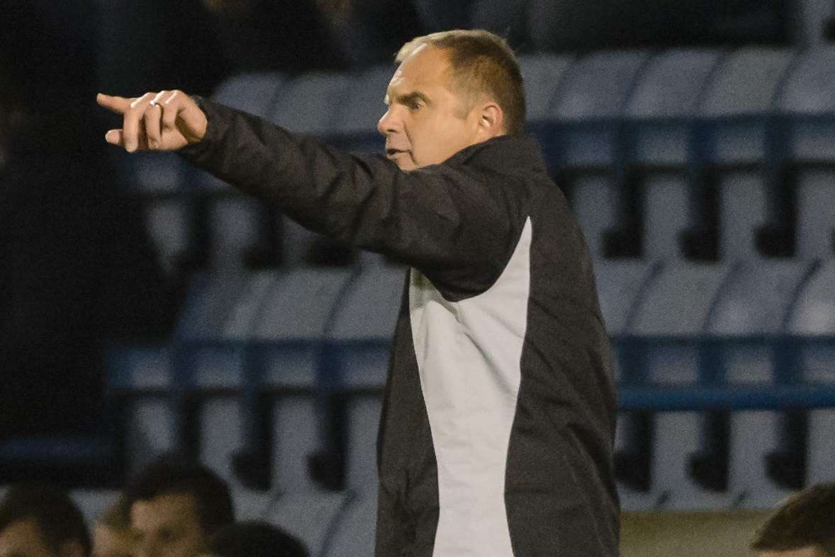 Caretaker-boss Steve Lovell makes his point Picture: Andy Payton