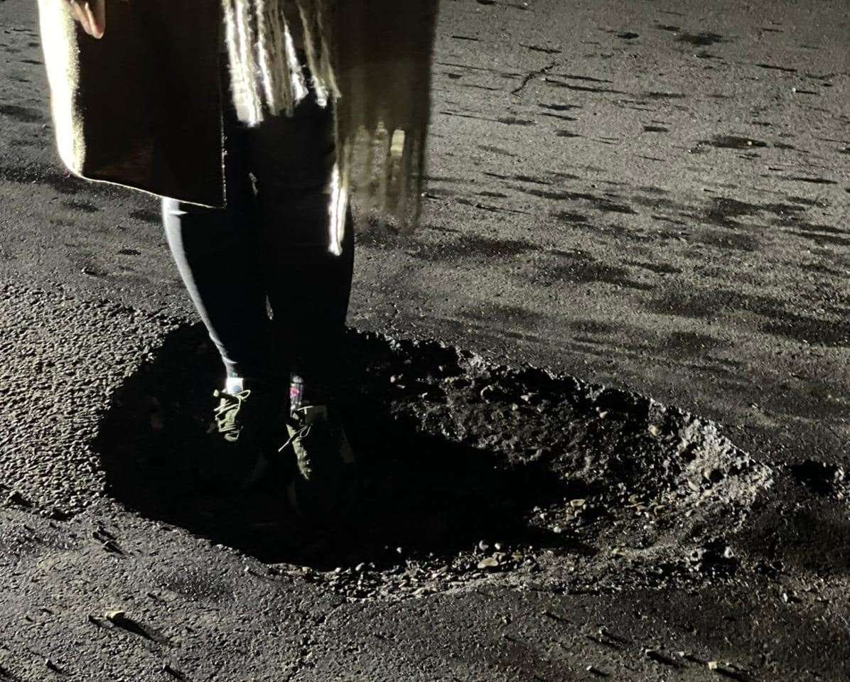 The ankle-deep pothole in Oxenturn Road, Wye