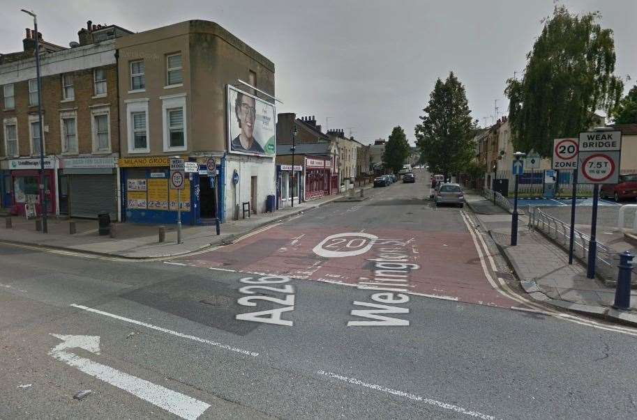 The woman had her cash snatched out of her hand in Milton Road. Picture: Google Maps