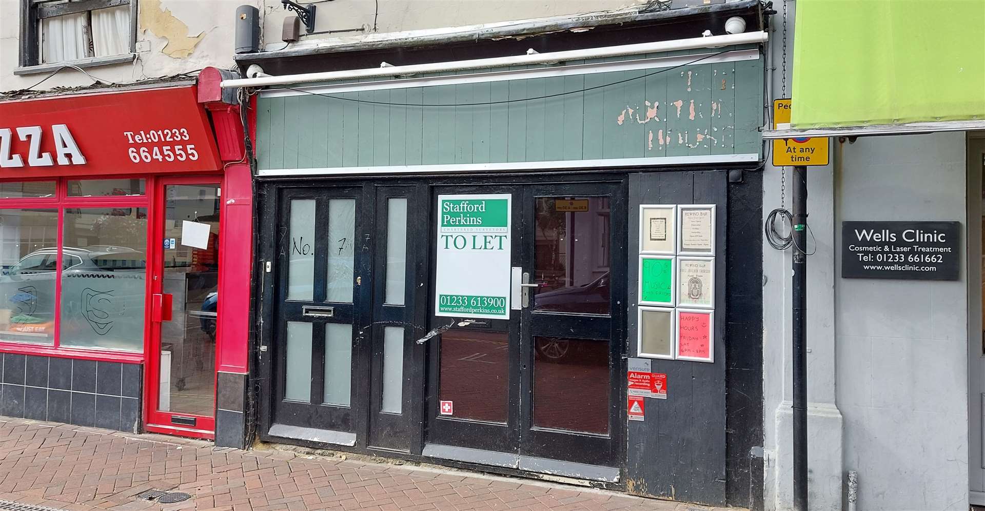 To let signs have gone up in New Street