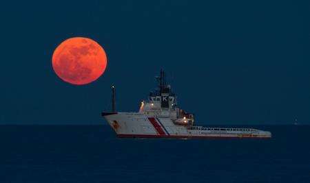 The supermoon sent in by Paul Traviss