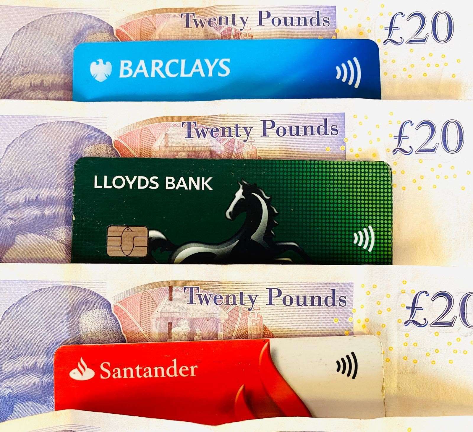 Choose contactless card payments instead of cash
