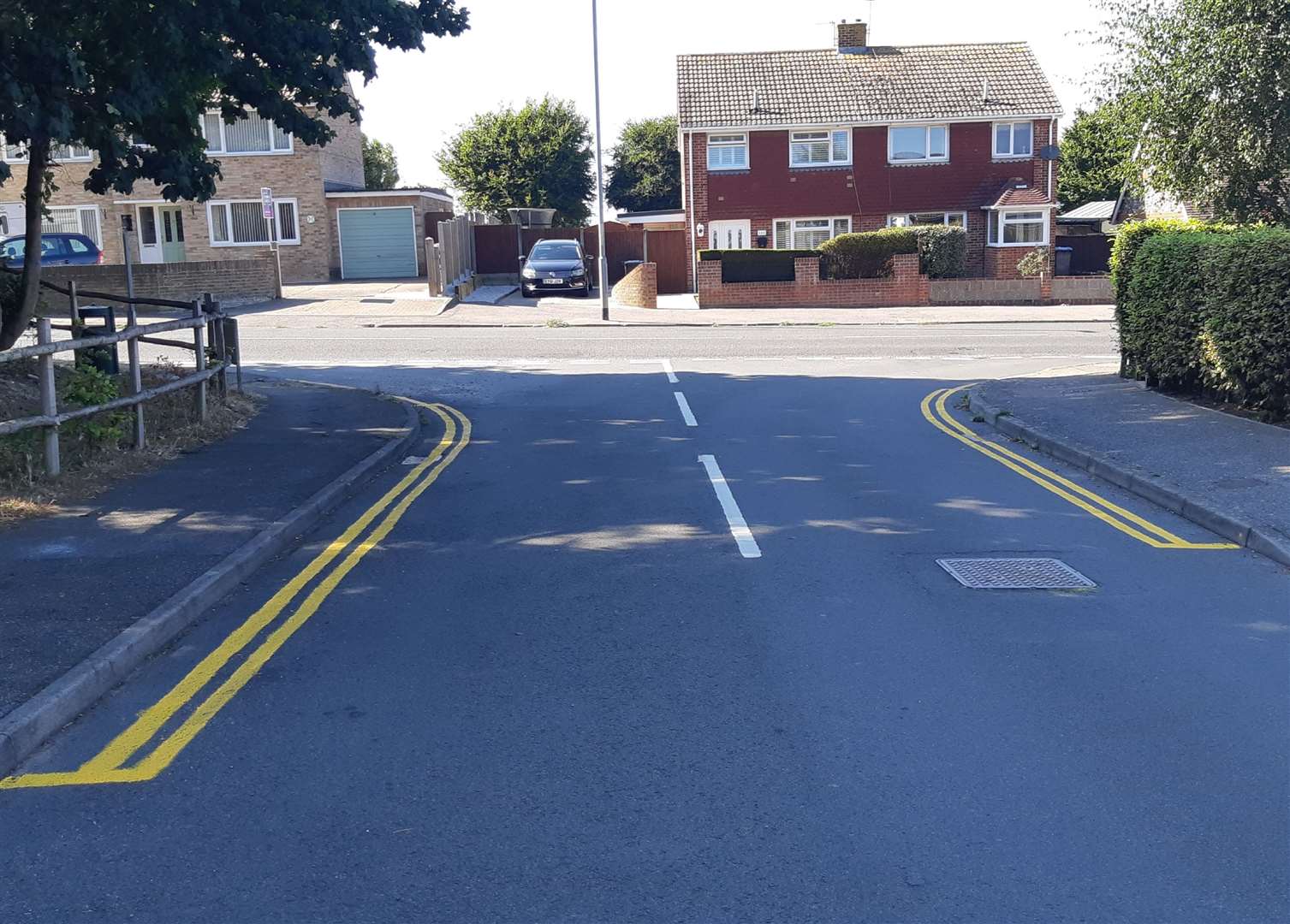 The DIY yellow lines at Downlands, Walmer. Picture: Sam Lennon KMG