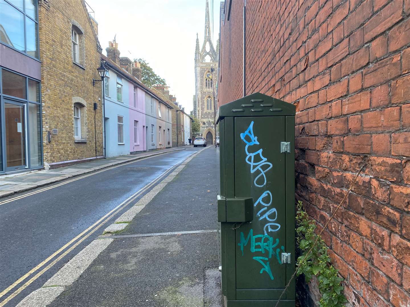 Graffiti on another BT phone relay box in Faversham