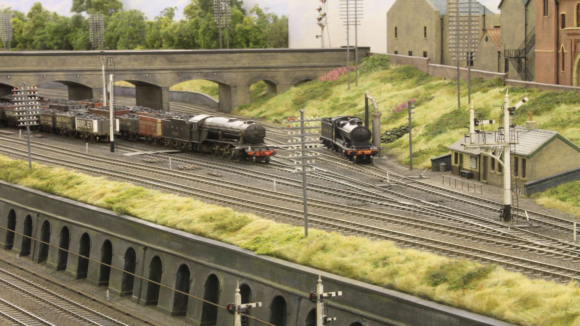 Model railway enthusiasts are hoping to open a railway heritage and model railway museum in Ashford's old railway works