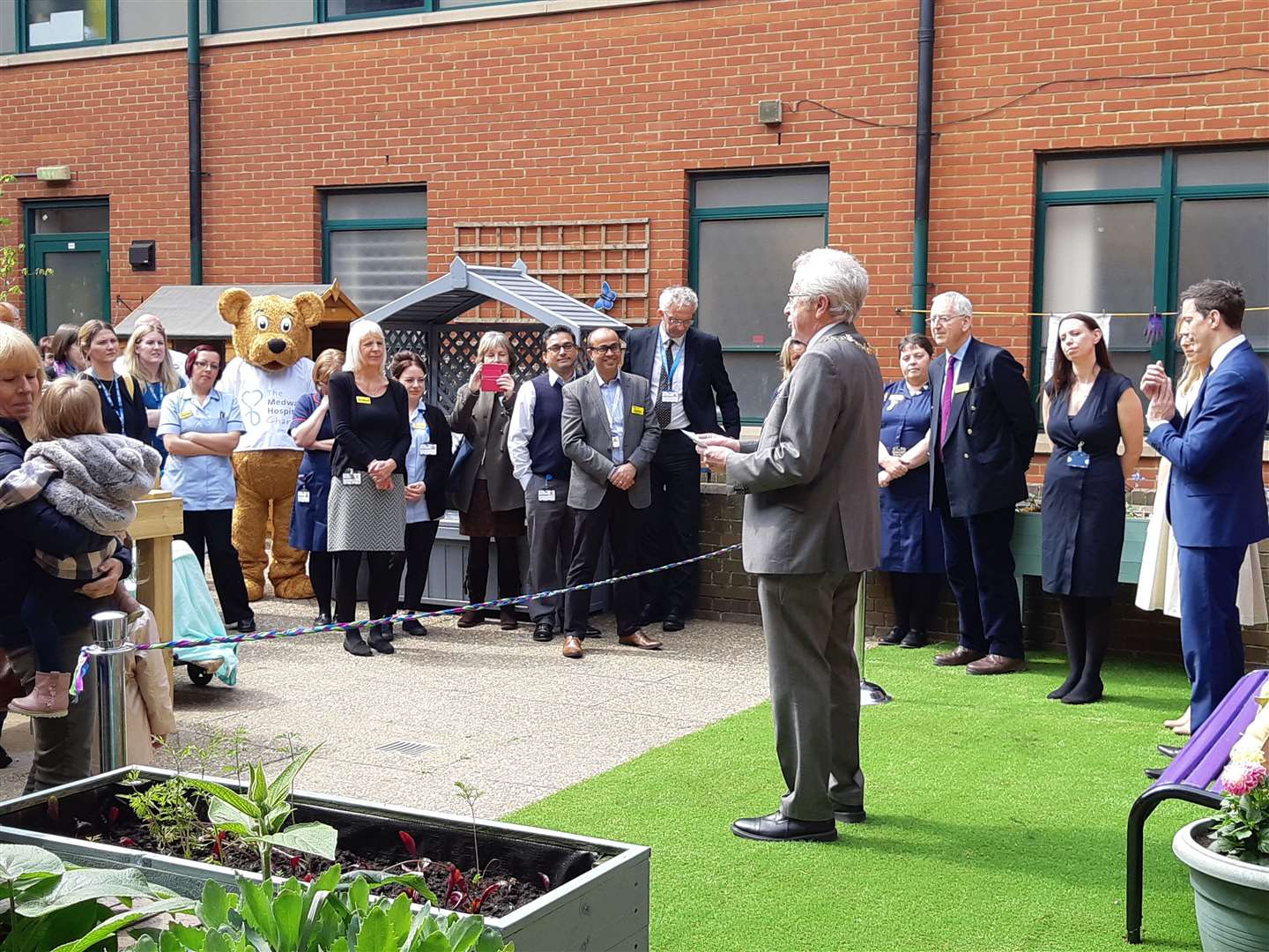 Mayor of Medway Cllr Steve Iles addresses the crowds and opens The Butterfly Garden (9582457)