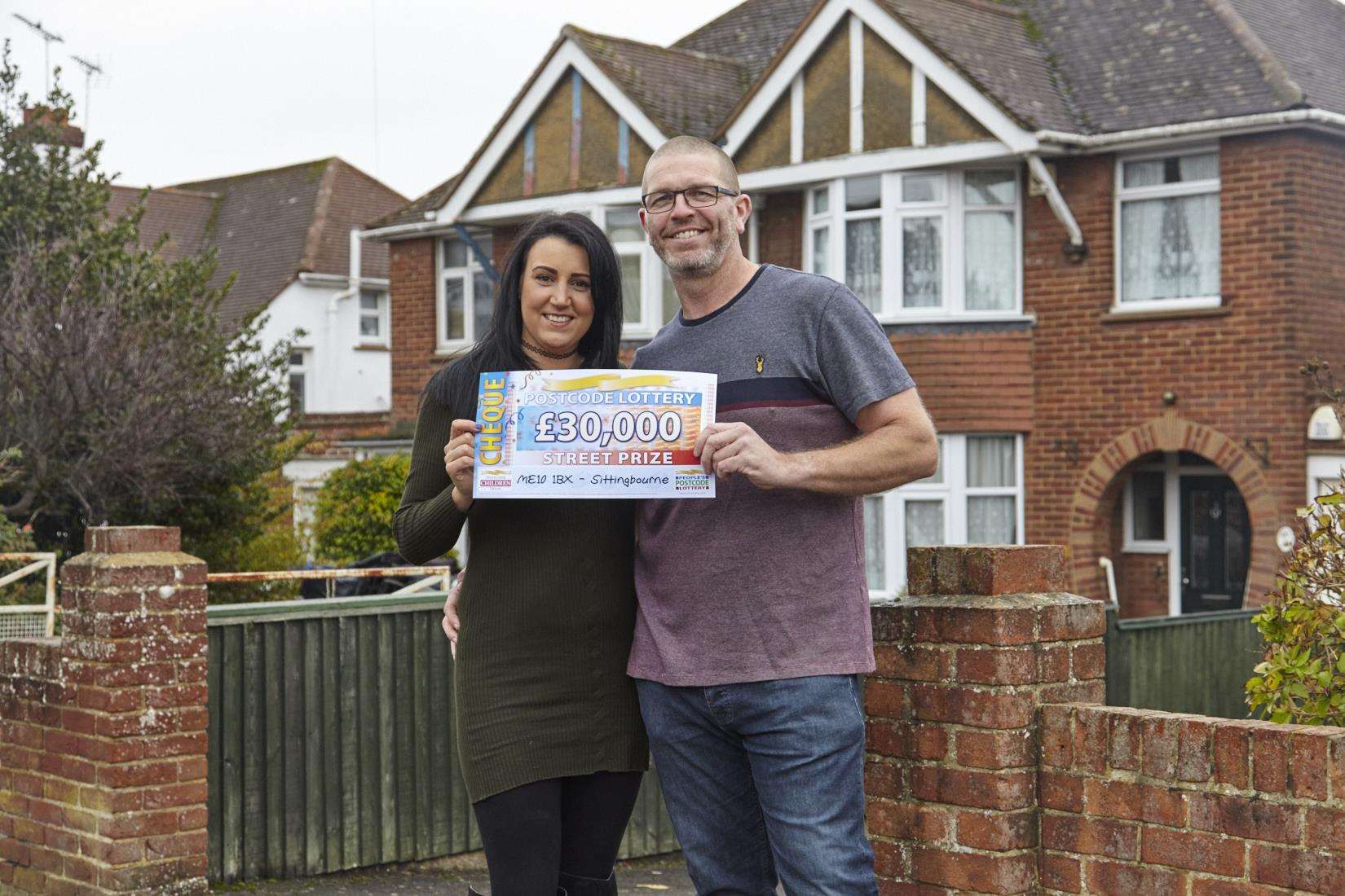 Wayne Mitchell and fiancée Michelle won money with the Postcode lottery (5608841)