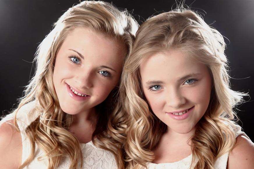 Identical twins Kellis and Cassey Hood will be going head-to-head in a national contest