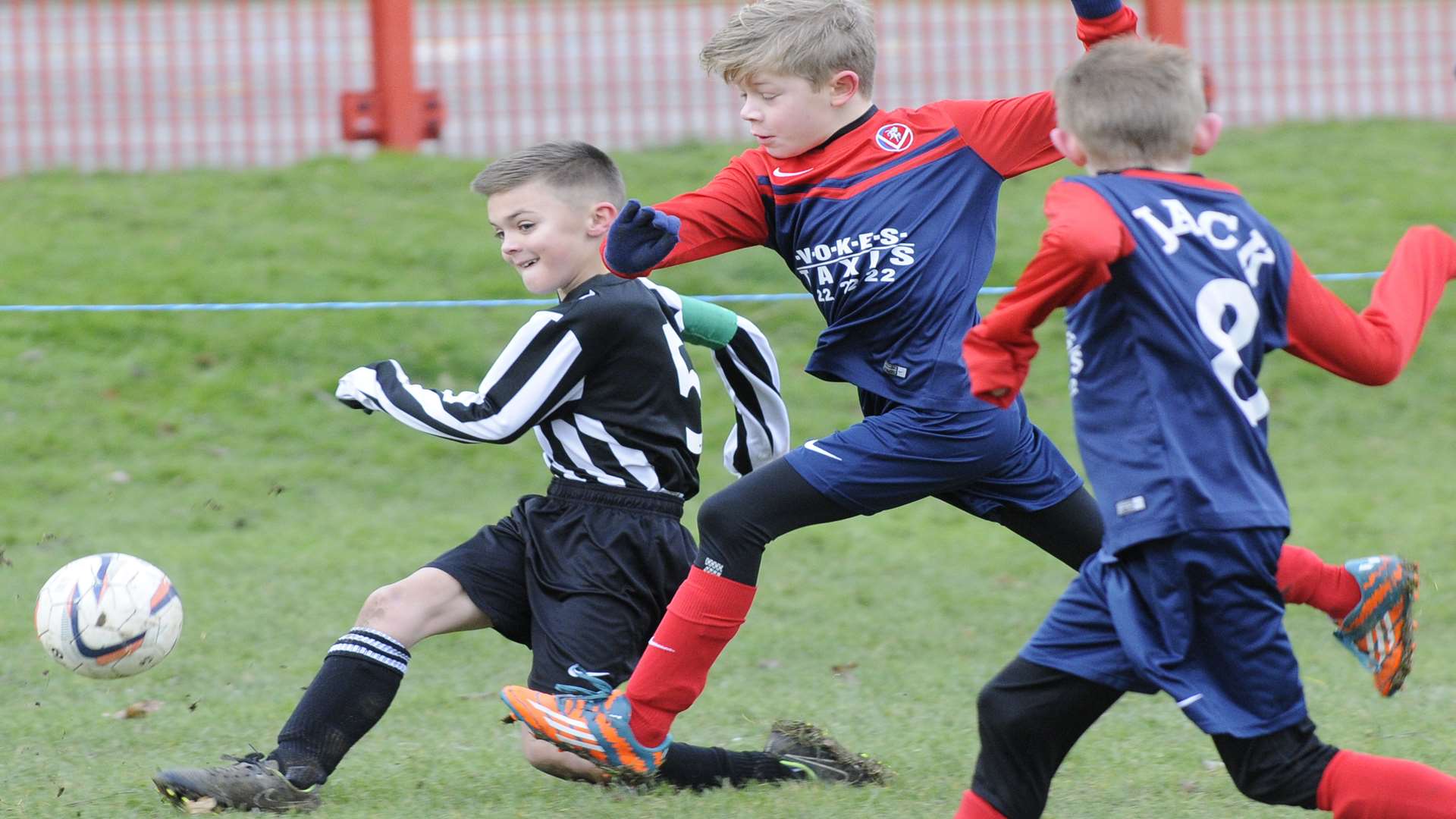 Hempstead Valley Colts under-9s give chase against Real 60 Toms Picture: Ruth Cuerden