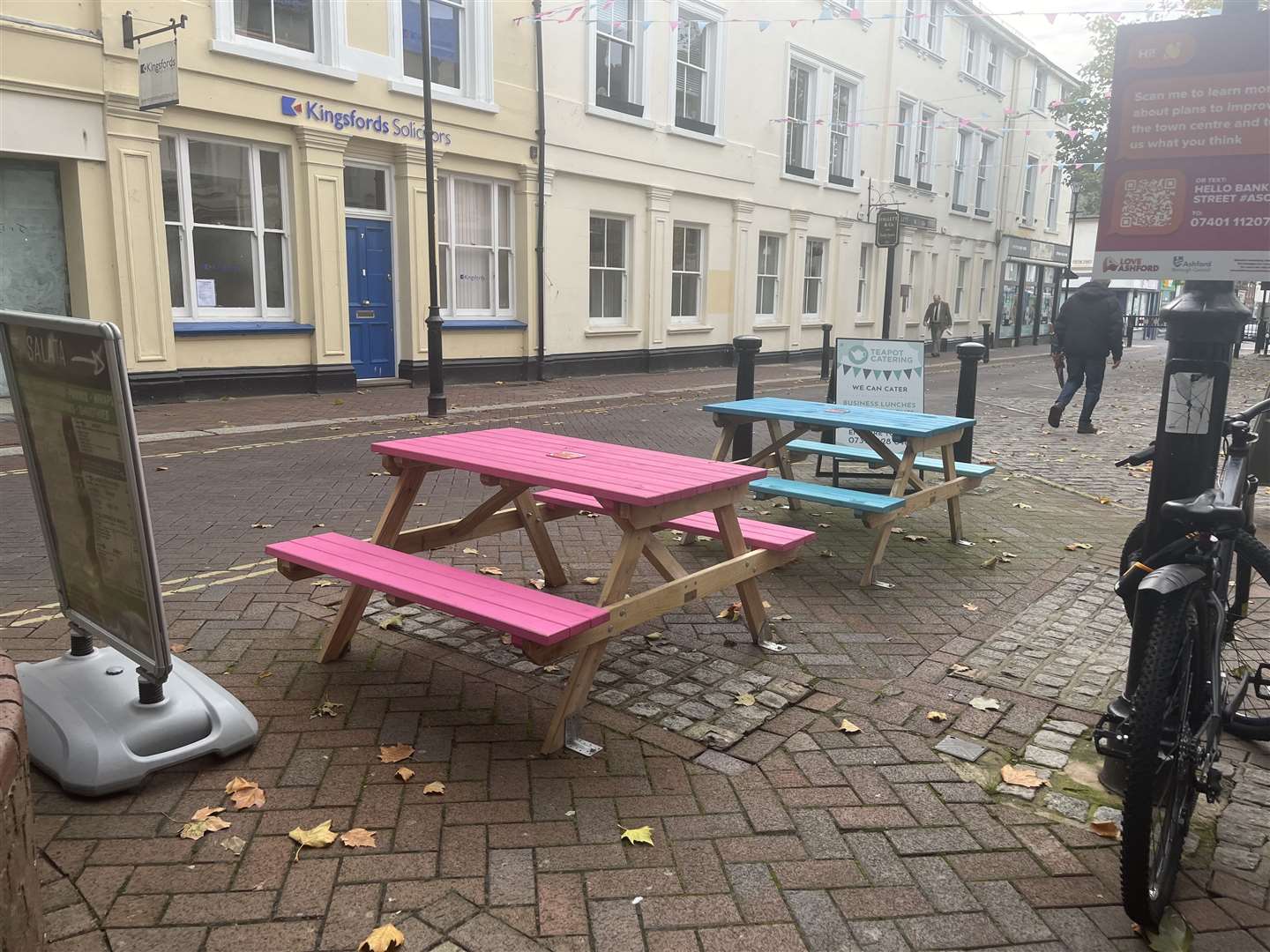 Businesses in Bank Street welcomes the benches and have asked for two to stay