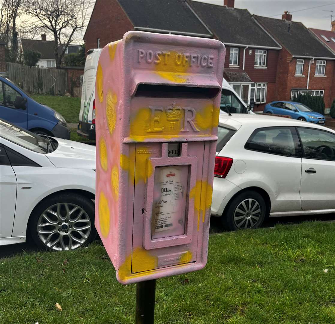 This small post box in Keyes Road, Temple Hill in Dartford has been given the pink and yellow spots treatment